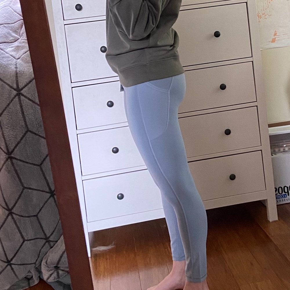 Lululemon invigorate HR 25” chambray size 4